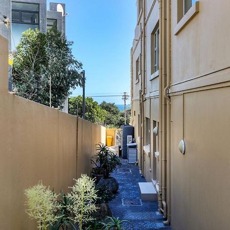 Backup-Powered Camps Bay Garden Apartment Cape Town Exterior photo