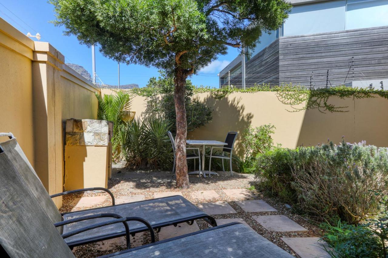 Backup-Powered Camps Bay Garden Apartment Cape Town Exterior photo