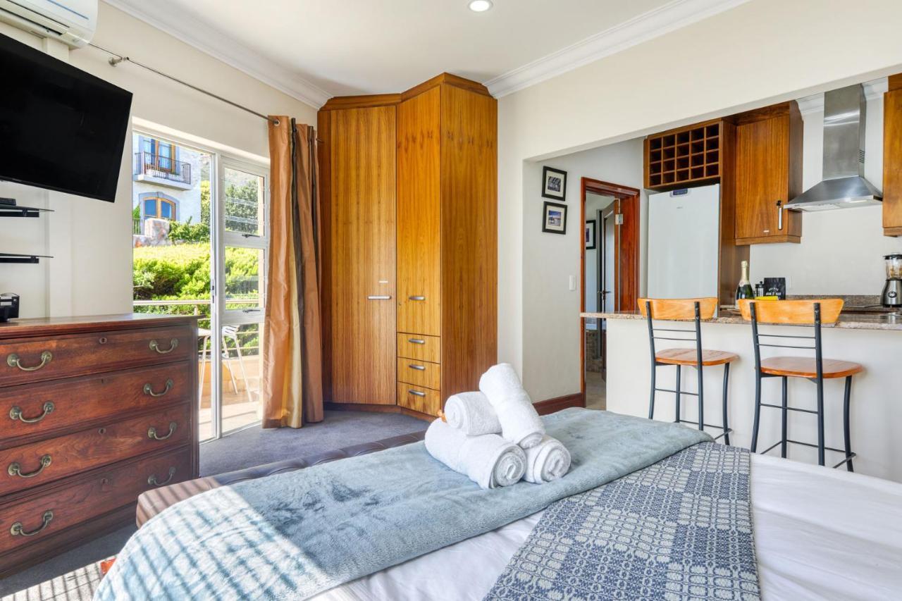 Backup-Powered Camps Bay Garden Apartment Cape Town Exterior photo