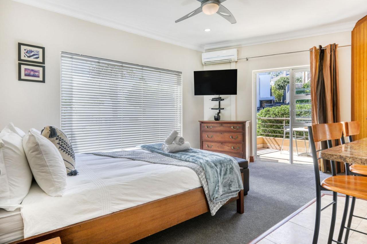 Backup-Powered Camps Bay Garden Apartment Cape Town Exterior photo